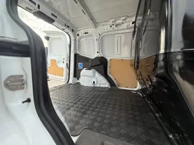 Sell Ford Transit Courier 2019 - 9990 EUR, 169990 km - AUTO.MOTO.pt