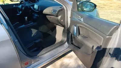 Sell Peugeot 308 SW 2016 - 9650 EUR, 192092 km - AUTO.MOTO.pt