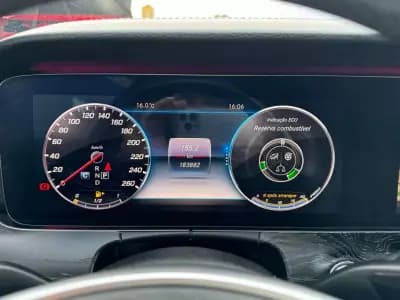 Vendo Mercedes-Benz E 220 2017 - 34999 EUR, 179000 km - AUTO.MOTO.pt