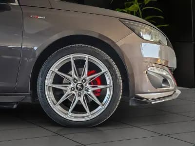 Sell Peugeot 308 SW 2015 - 13950 EUR, 179000 km - AUTO.MOTO.pt