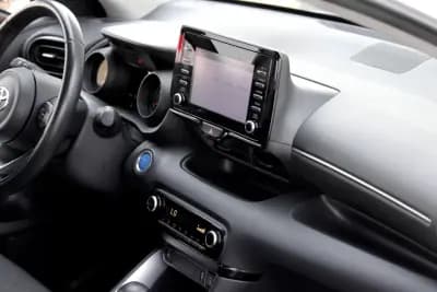 Sell Toyota Yaris 2022 - 21900 EUR, 71200 km - AUTO.MOTO.pt