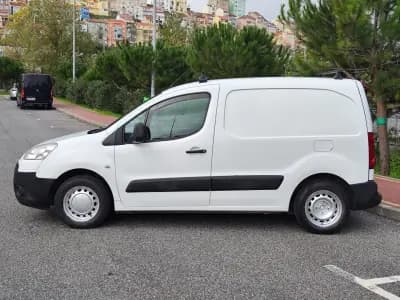 Vendo Peugeot Partner 2010 - 5480 EUR, 286000 km - AUTO.MOTO.pt
