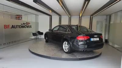 Vendo Audi A4 2011 - 13900 EUR, 186139 km - AUTO.MOTO.pt