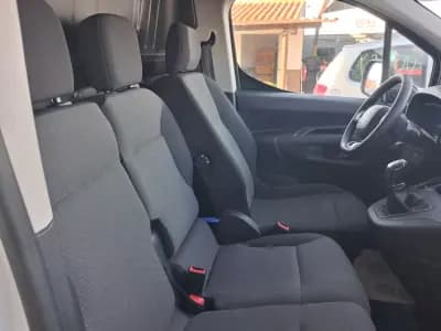 Vendo Citroën Berlingo 2020 - 12950 EUR, 97500 km - AUTO.MOTO.pt