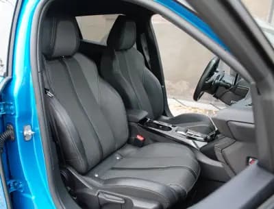 Vendo Peugeot 2008 2022 - 22900 EUR, 31255 km - AUTO.MOTO.pt