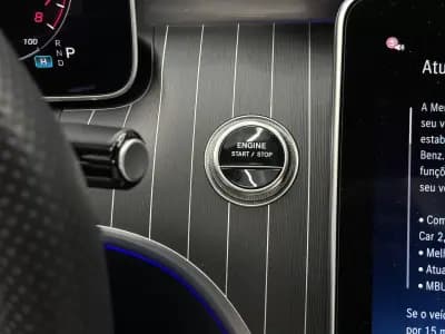 Vendo Mercedes-Benz C 300 2024 - 51990 EUR, 20500 km - AUTO.MOTO.pt