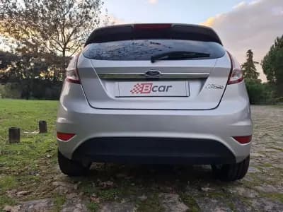 Sell Ford Fiesta 2016 - 9990 EUR, 87600 km - AUTO.MOTO.pt