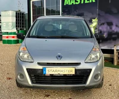 Vendo Renault Clio 2009 - 4280 EUR, 290626 km - AUTO.MOTO.pt