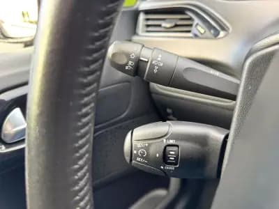 Vendo Peugeot 208 2016 - 8900 EUR, 178000 km - AUTO.MOTO.pt