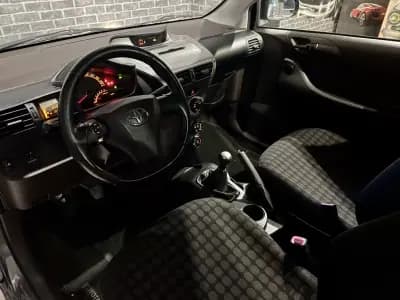 Vendo Toyota iQ 2010 - 7990 EUR, 180000 km - AUTO.MOTO.pt