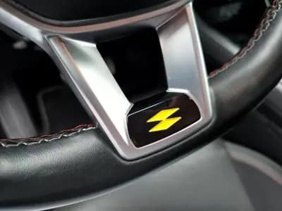 Vendo Renault Arkana 2021 - 23250 EUR, 52400 km - AUTO.MOTO.pt