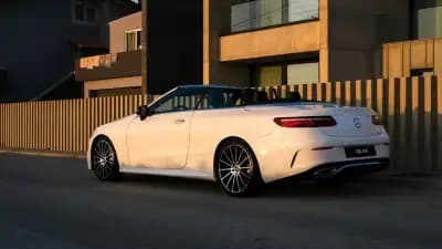 Vendo Mercedes-Benz E 220 2018 - 49000 EUR, 103000 km - AUTO.MOTO.pt