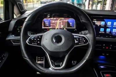 Vendo Volkswagen Golf 2022 - 34990 EUR, 72017 km - AUTO.MOTO.pt