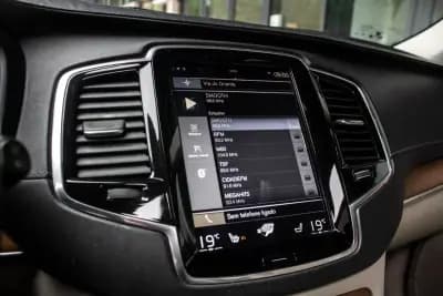 Sell Volvo XC 90 2016 - 24990 EUR, 206775 km - AUTO.MOTO.pt