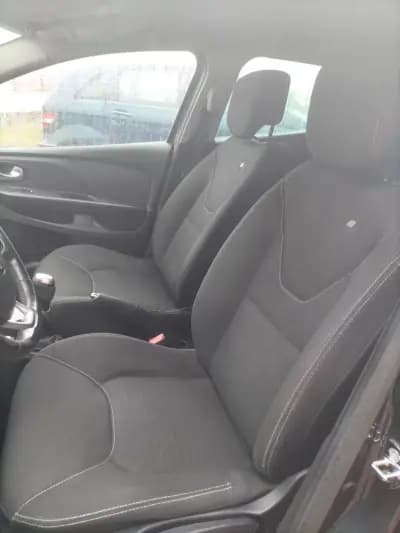 Vendo Renault Clio 2016 - 9950 EUR, 223000 km - AUTO.MOTO.pt