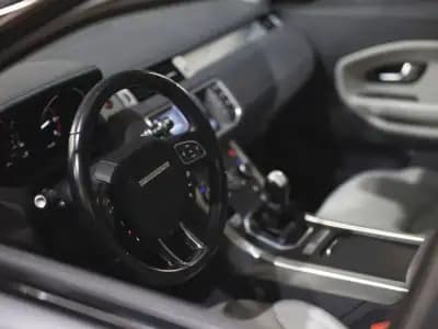 Vendo Land Rover Range Rover Evoque 2015 - 19990 EUR, 145000 km - AUTO.MOTO.pt