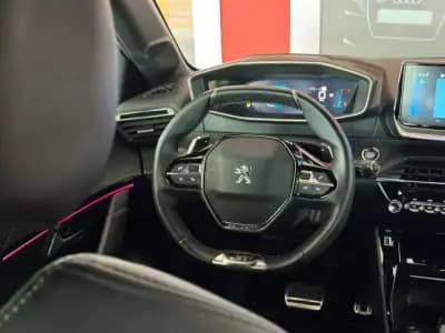 Vendo Peugeot 208 2022 - 21990 EUR, 19759 km - AUTO.MOTO.pt