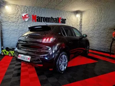 Vendo Peugeot e-208 2022 - 27500 EUR, 7504 km - AUTO.MOTO.pt