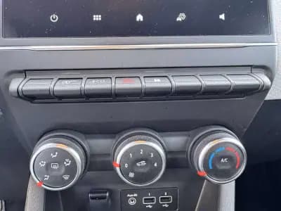 Vendo Renault Clio 2023 - 15500 EUR, 136000 km - AUTO.MOTO.pt