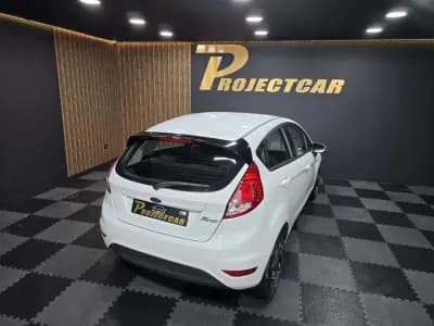 Sell Ford Fiesta 2015 - 10750 EUR, 165000 km - AUTO.MOTO.pt