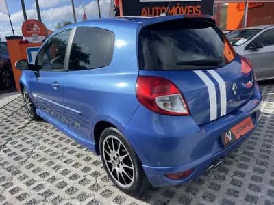 Vendo Renault Clio 2011 - 8750 EUR, 227156 km - AUTO.MOTO.pt