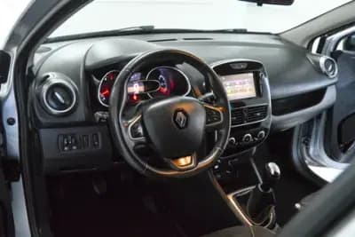 Sell Renault Clio 2016 - 13550 EUR, 109000 km - AUTO.MOTO.pt