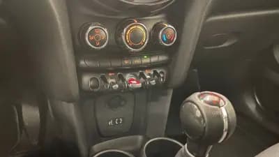 Vendo MINI One 2014 - 10990 EUR, 229990 km - AUTO.MOTO.pt