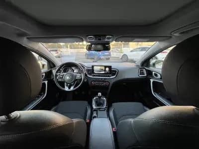 Vendo Kia Ceed SW 2020 - 18450 EUR, 180000 km - AUTO.MOTO.pt