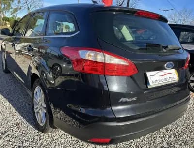 Vendo Ford Focus SW 2013 - 9990 EUR, 221936 km - AUTO.MOTO.pt
