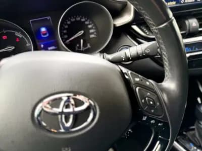 Vendo Toyota C-HR 2019 - 23950 EUR, 84000 km - AUTO.MOTO.pt
