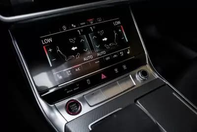 Vendo Audi RS6 Avant 2021 - 114000 EUR, 74634 km - AUTO.MOTO.pt