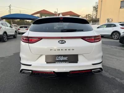 Vendo Kia ProCeed 2022 - 19450 EUR, 92000 km - AUTO.MOTO.pt