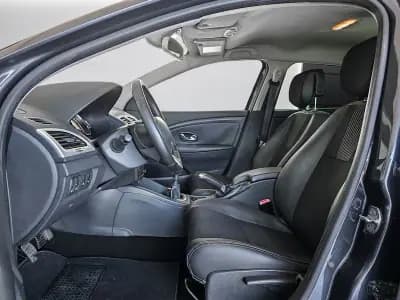 Vendo Renault Mégane Sport Tourer 2009 - 10450 EUR, 160000 km - AUTO.MOTO.pt