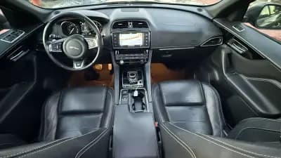 Vendo Jaguar F-Pace 2018 - 24990 EUR, 165000 km - AUTO.MOTO.pt
