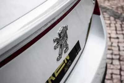 Vendo Peugeot 308 CC 2010 - 10450 EUR, 210184 km - AUTO.MOTO.pt