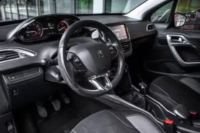 Sell Peugeot 2008 2018 - 9990 EUR, 88415 km - AUTO.MOTO.pt