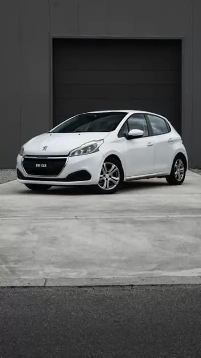 Vendo Peugeot 208 2015 - 9500 EUR, 210000 km - AUTO.MOTO.pt