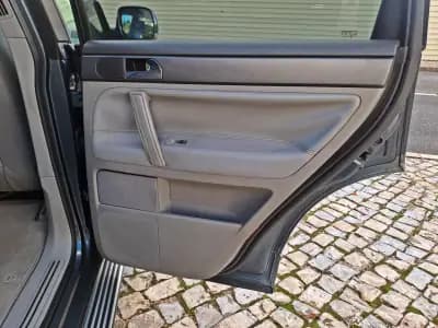 Vendo Volkswagen Touareg 2006 - 10500 EUR, 240000 km - AUTO.MOTO.pt