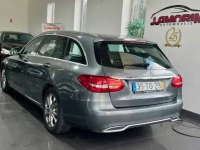 Vendo Mercedes-Benz C 300 2017 - 22999 EUR, 102000 km - AUTO.MOTO.pt