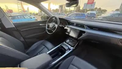 Vendo Audi e-tron 2019 - 27990 EUR, 99000 km - AUTO.MOTO.pt