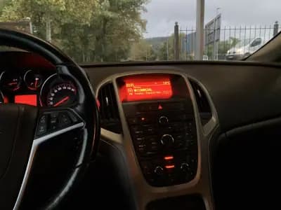 Vendo Opel Astra Sports Tourer 2012 - 6750 EUR, 274002 km - AUTO.MOTO.pt