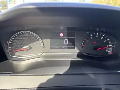 Sell Peugeot 2008 2023 - 21900 EUR, 21376 km - AUTO.MOTO.pt