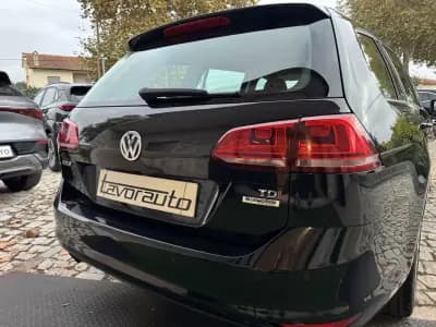 Sell Volkswagen Golf Variant 2015 - 12750 EUR, 160000 km - AUTO.MOTO.pt
