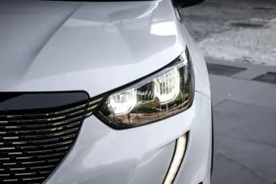 Sell Peugeot 2008 2021 - 17990 EUR, 74657 km - AUTO.MOTO.pt