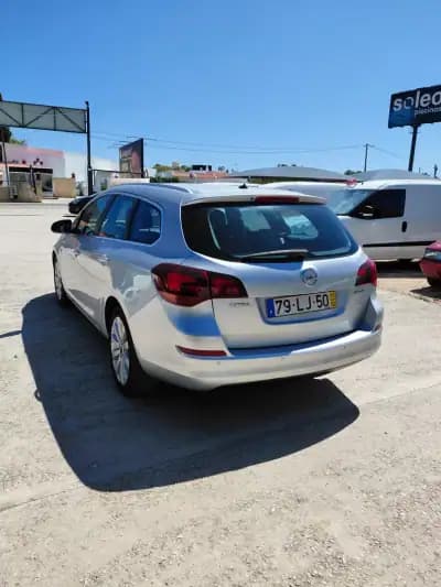Vendo Opel Astra 2011 - 8500 EUR, 170000 km - AUTO.MOTO.pt