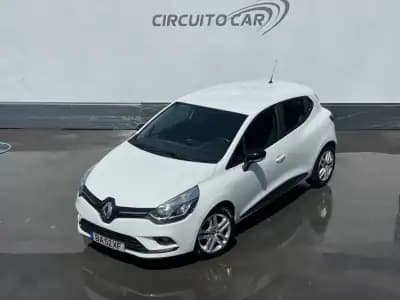 Vendo Renault Clio 2018 - 9600 EUR, 193898 km - AUTO.MOTO.pt