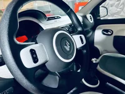 Sell Renault Twingo 2020 - 11990 EUR, 60657 km - AUTO.MOTO.pt