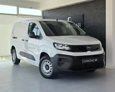 Vendo Opel Combo 2024 - 21900 EUR, 11972 km - AUTO.MOTO.pt