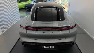 Vendo Porsche Taycan 2020 - 72000 EUR, 96306 km - AUTO.MOTO.pt