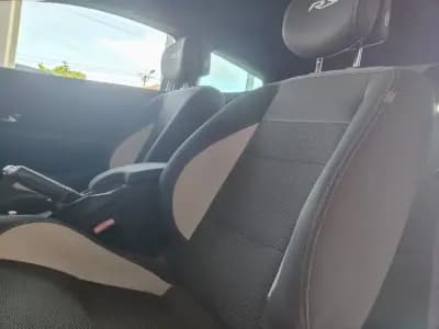 Vendo Renault Mégane Coupe 2010 - 18950 EUR, 157000 km - AUTO.MOTO.pt